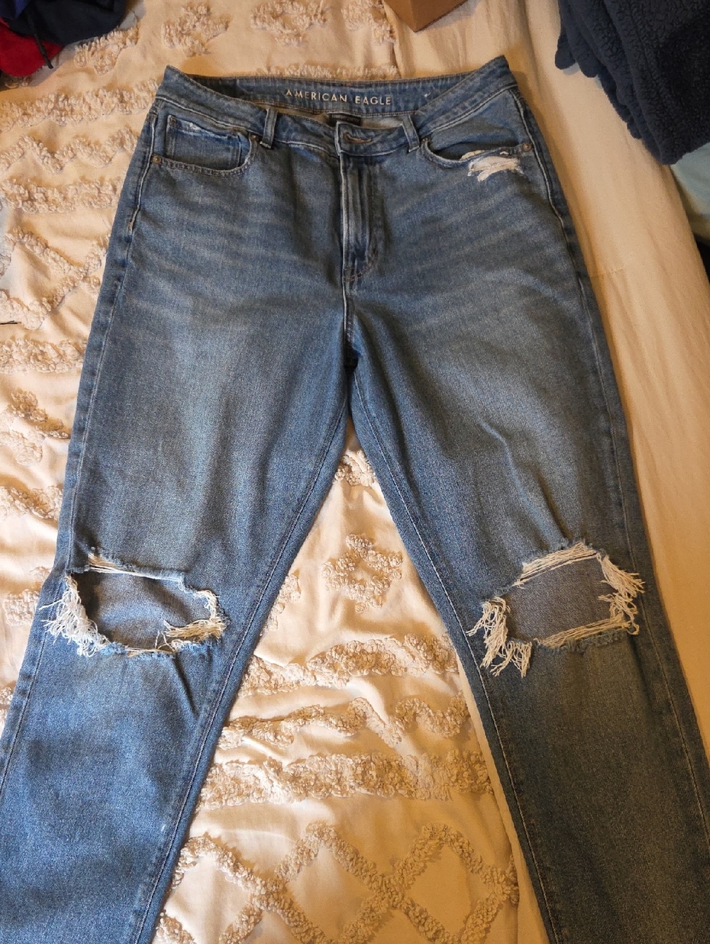 American Eagle Outfitters Distressed Light Blue Skinny Jeans Mom Jean